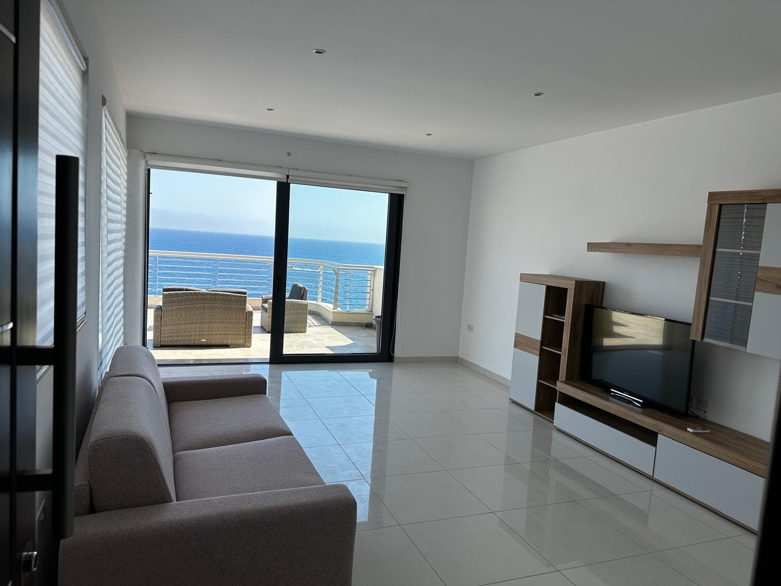 Seafront Apartment in Sliema - thumbnail 7