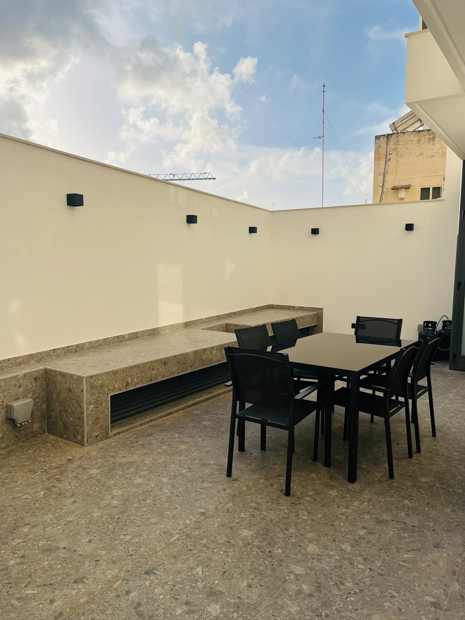 Two Bedroom Maisonette with Large Yard in Mosta - thumbnail 9