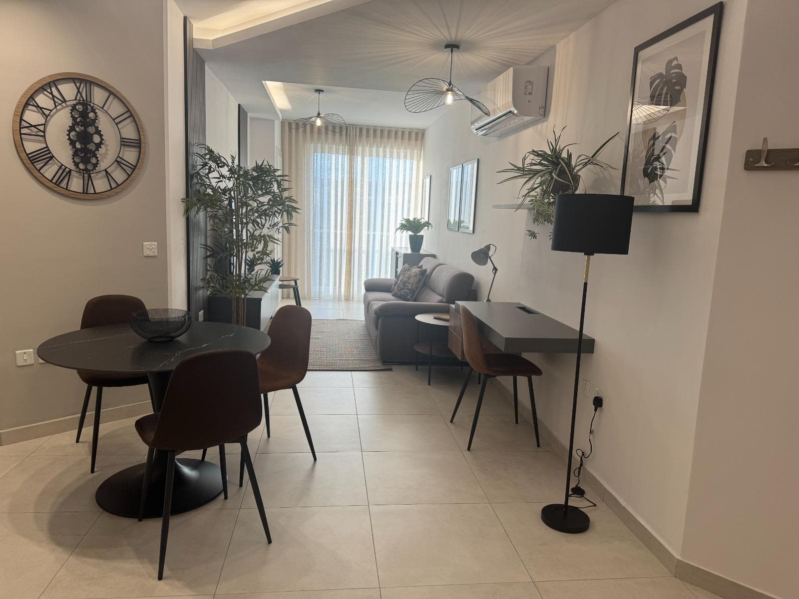 One Bedroom Apartment with Balconies in Gzira - thumbnail 4