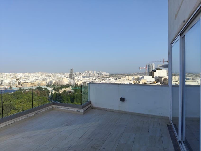 Penthouse in Msida - Photo 1 of 9