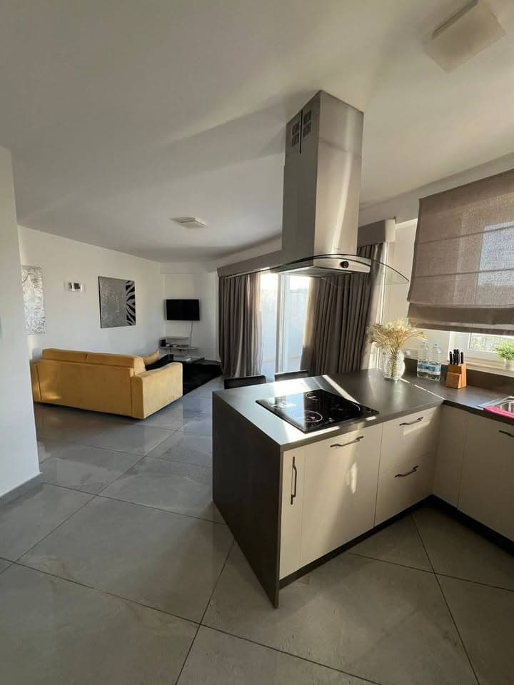 Penthouse in Swieqi - Photo 1 of 7