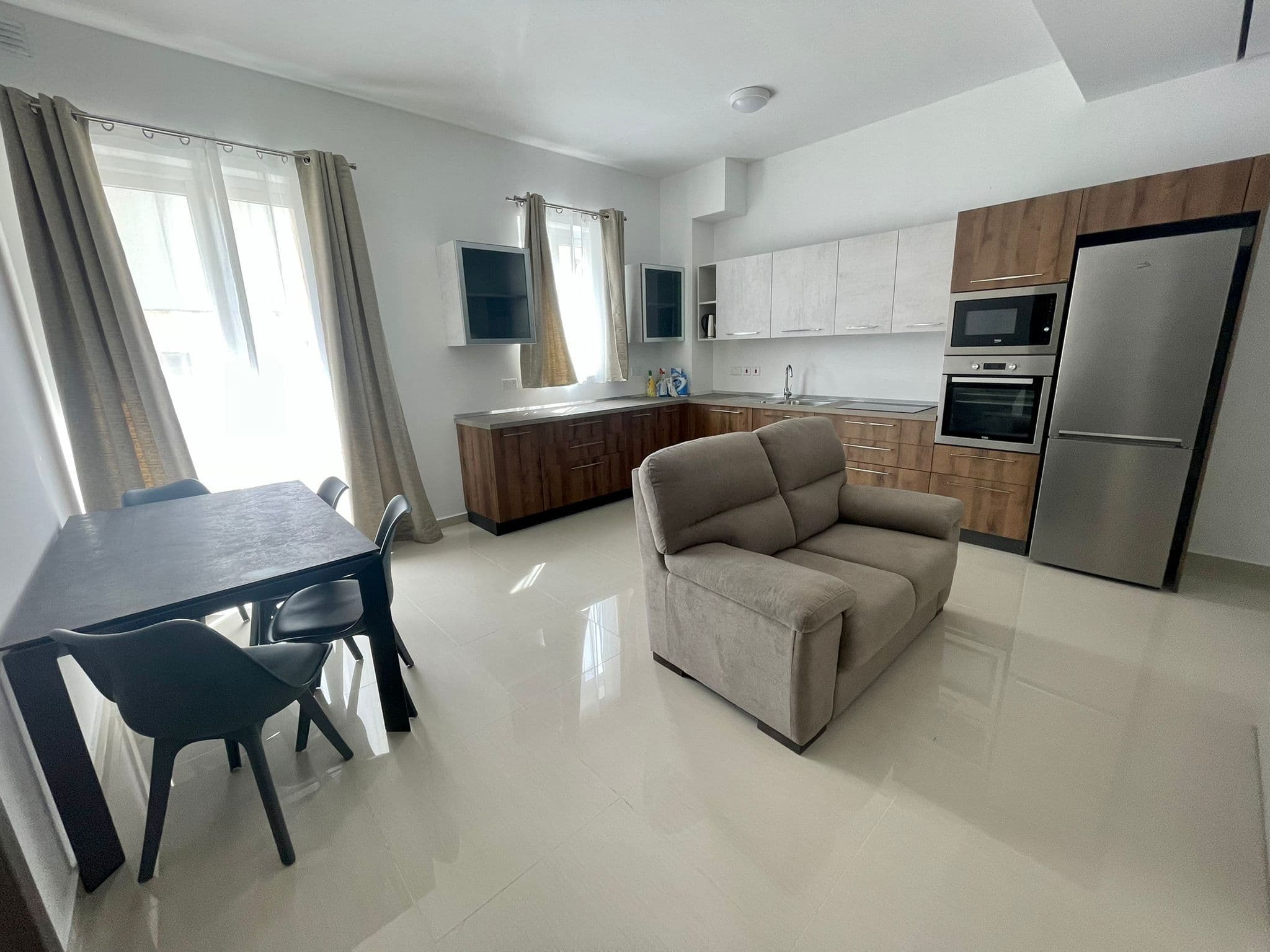 Apartment in Gzira - Photo 1 of 12