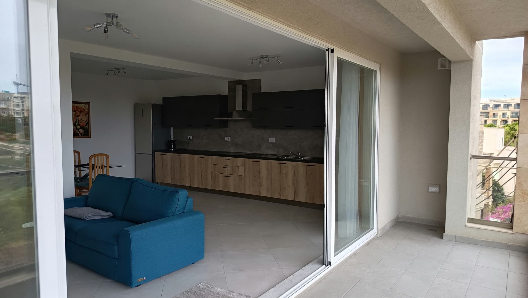 Three Bedroom Apartment with a Large Terrace and Valley Views in Mosta - thumbnail 3