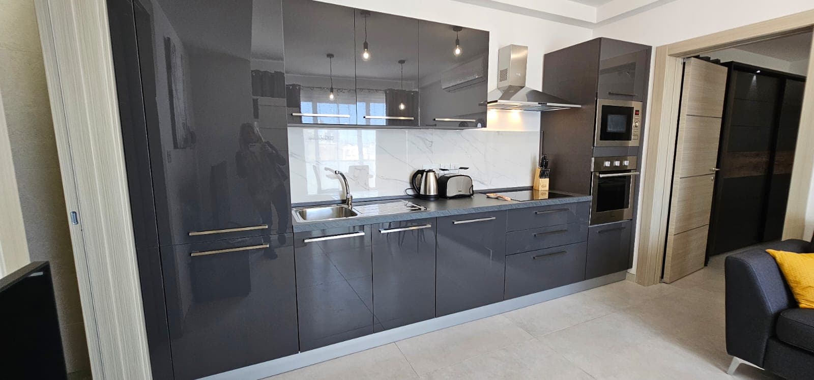 One Bedroom Apartment with a Private Balcony in Gzira - thumbnail 5