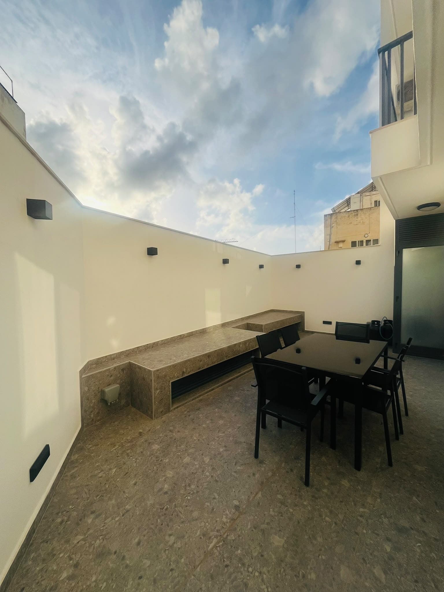 Two Bedroom Maisonette with Large Yard in Mosta - thumbnail 8