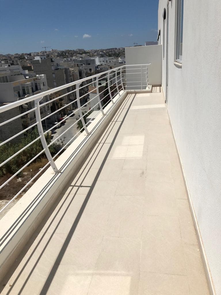 Penthouse in Swieqi - Photo 1 of 12