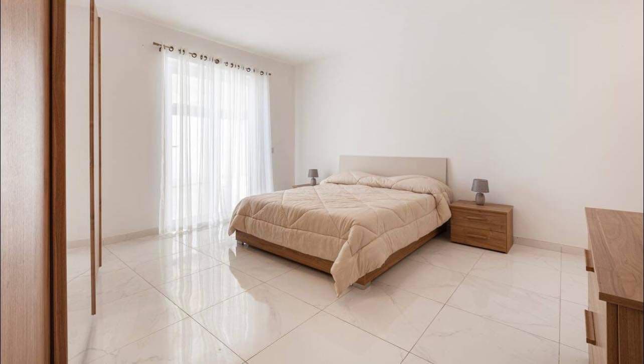 Three Bedroom Apartment with a Pool and Gym in Swieqi - thumbnail 14