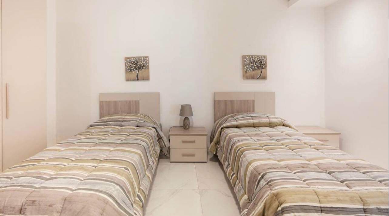 Three Bedroom Apartment with a Pool and Gym in Swieqi - thumbnail 15