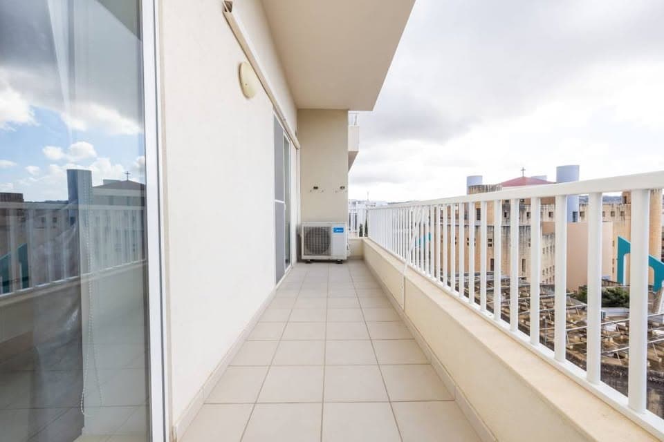 Two Bedroom Apartment with a Garage in Qawra - thumbnail 6