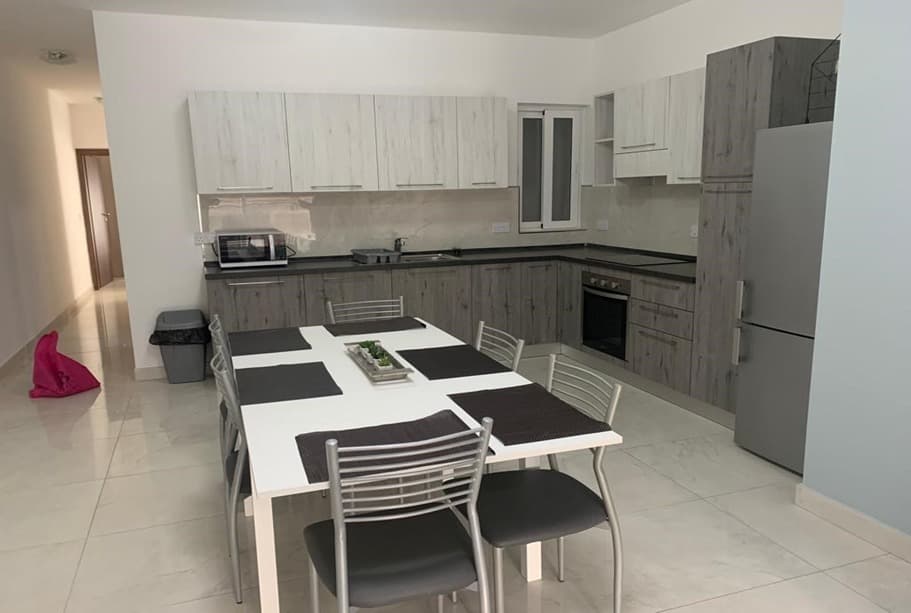 Apartment in St. Julians - Photo 1 of 8