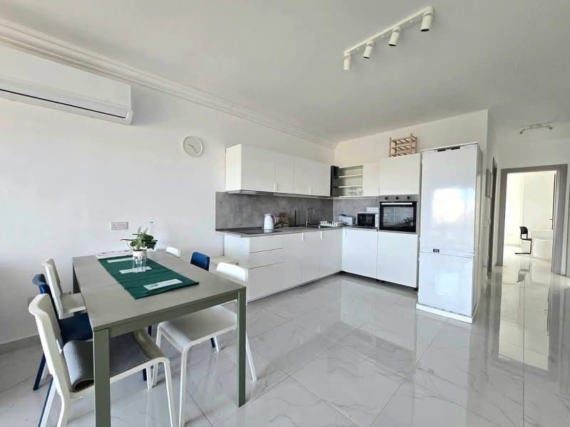 Apartment in Victoria  - thumbnail 3