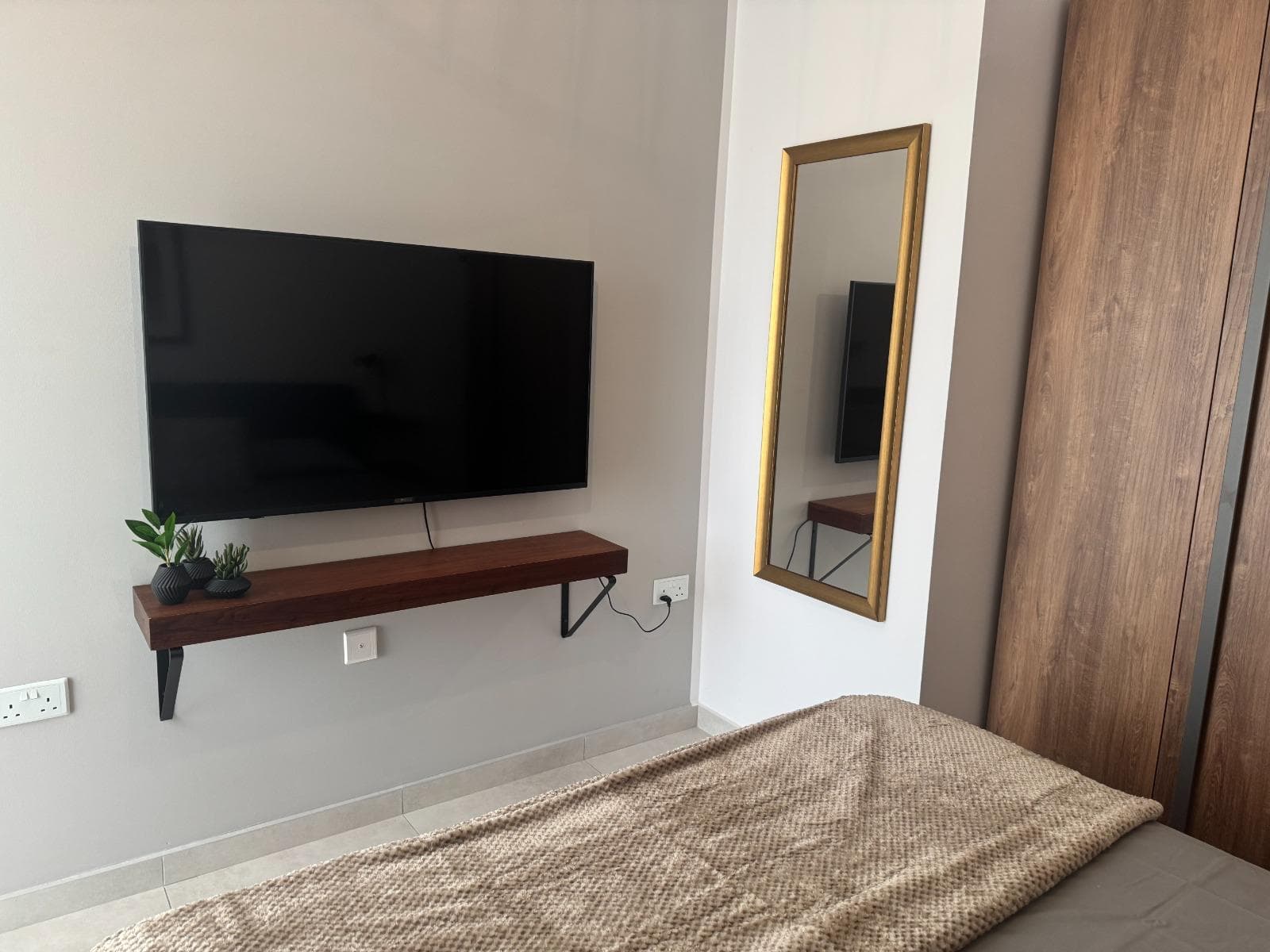 One Bedroom Apartment with Balconies in Gzira - thumbnail 12