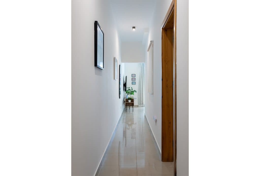 Three Bedroom Duplex Penthouse with Terraces in Mosta - thumbnail 8