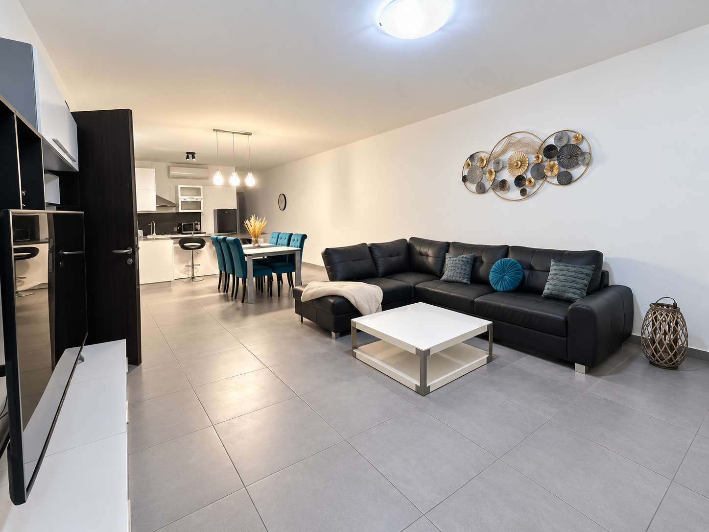 Two Bedroom Luxury Apartment with Balconies in Attard - thumbnail 2