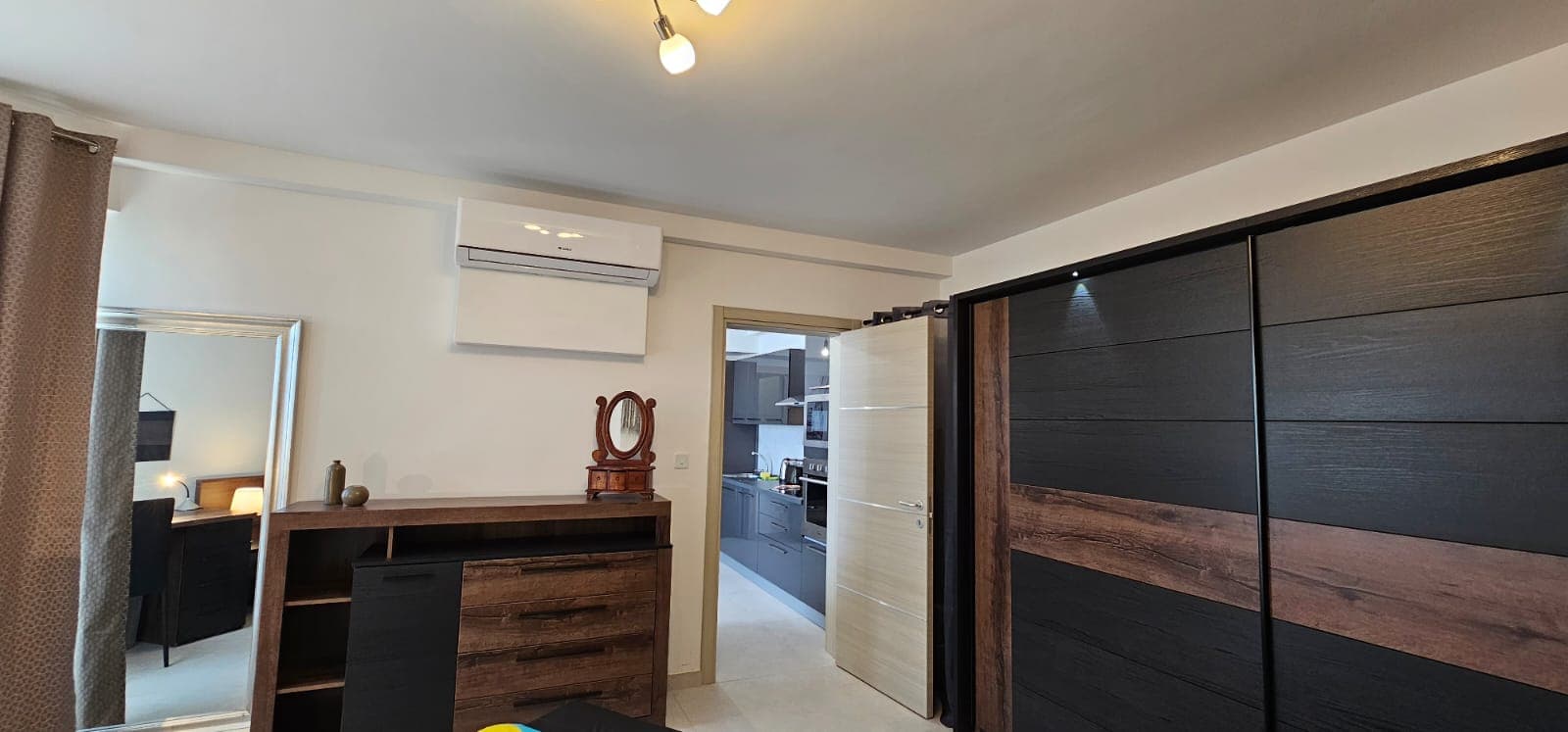 One Bedroom Apartment with a Private Balcony in Gzira - thumbnail 12
