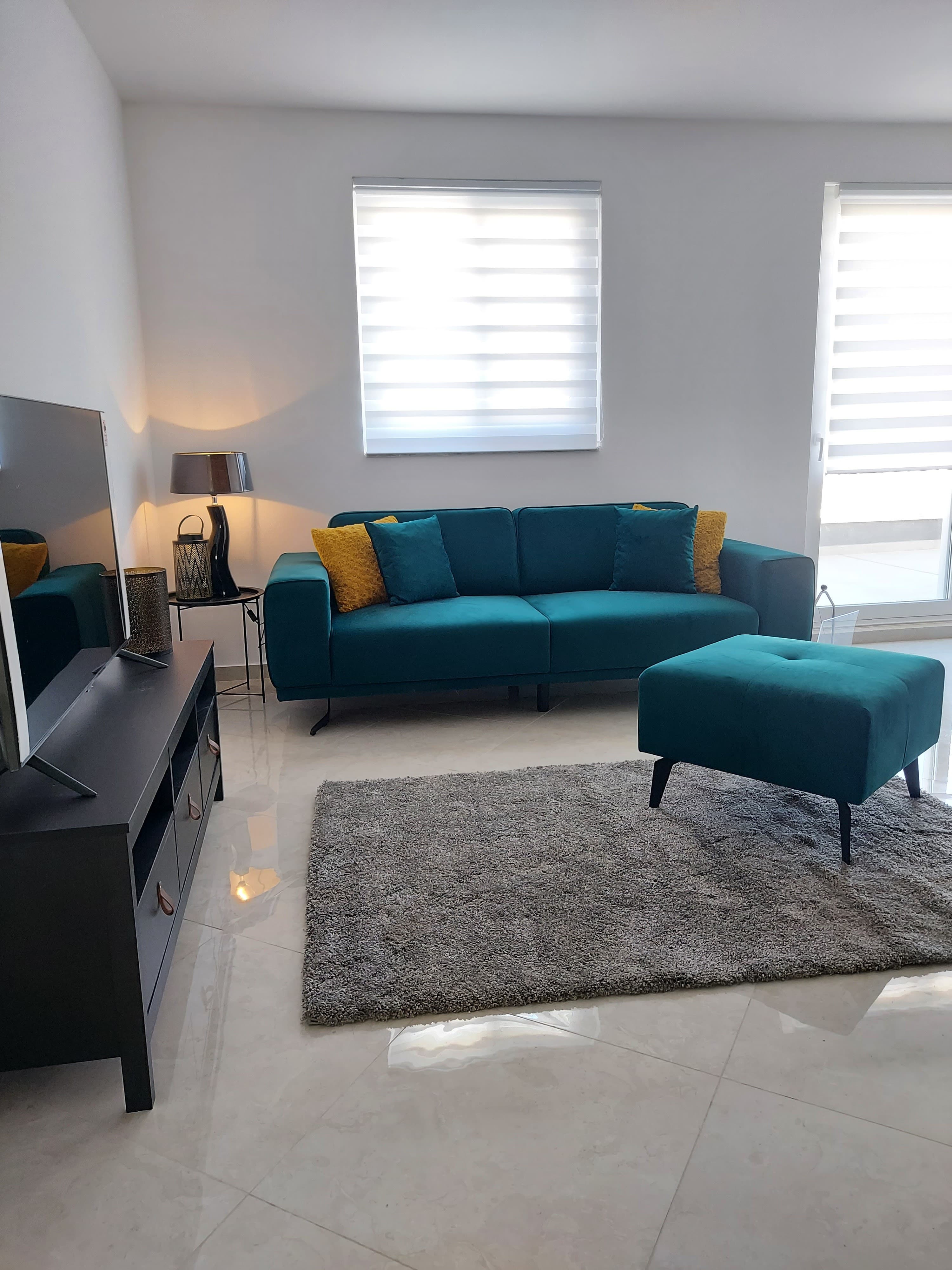 Two Bedroom Penthouse with Large Terrace in Gzira - thumbnail 2