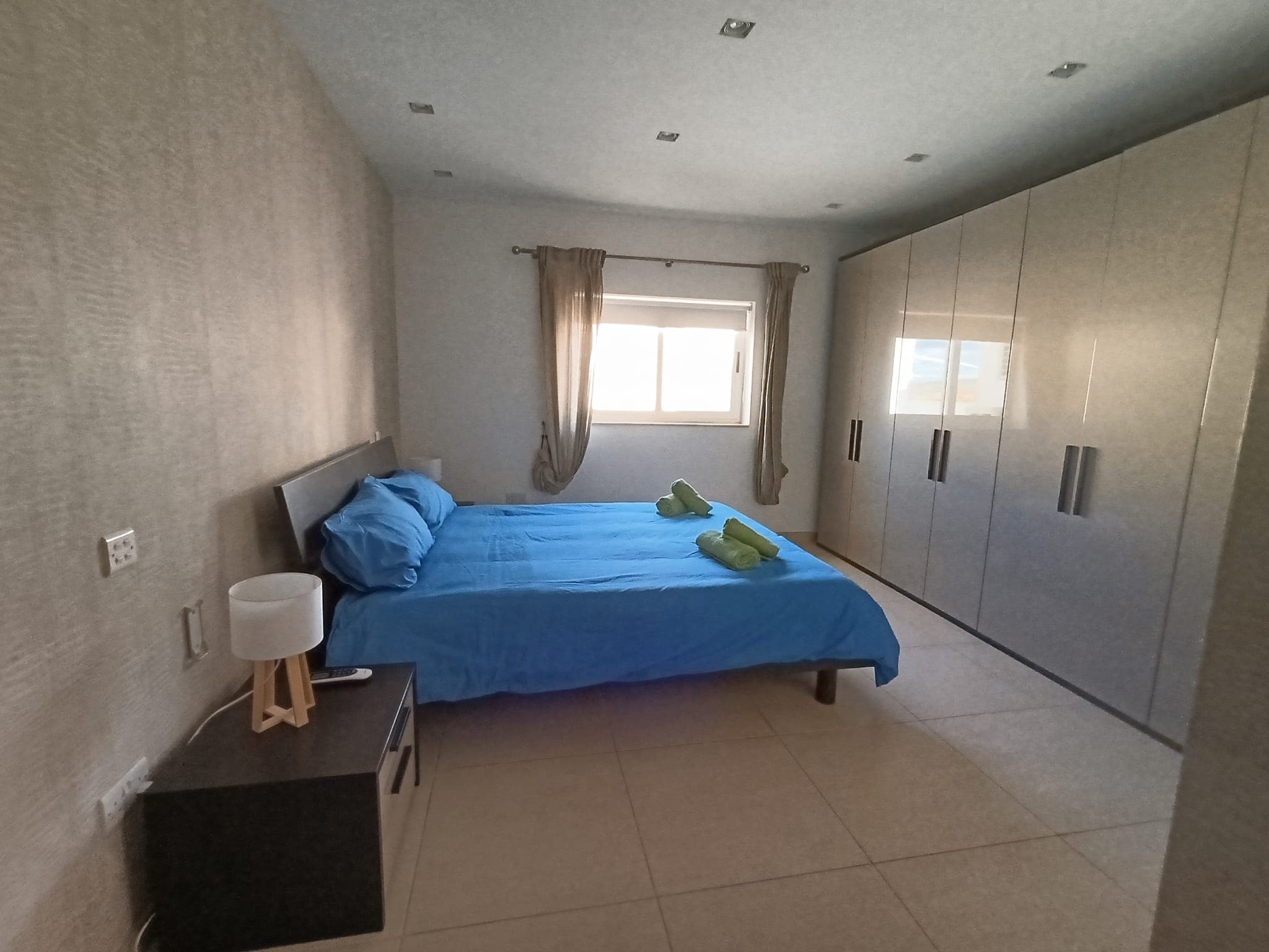Three Bedroom Seafront Apartment with Private Balconies in St. Paul's Bay - thumbnail 11