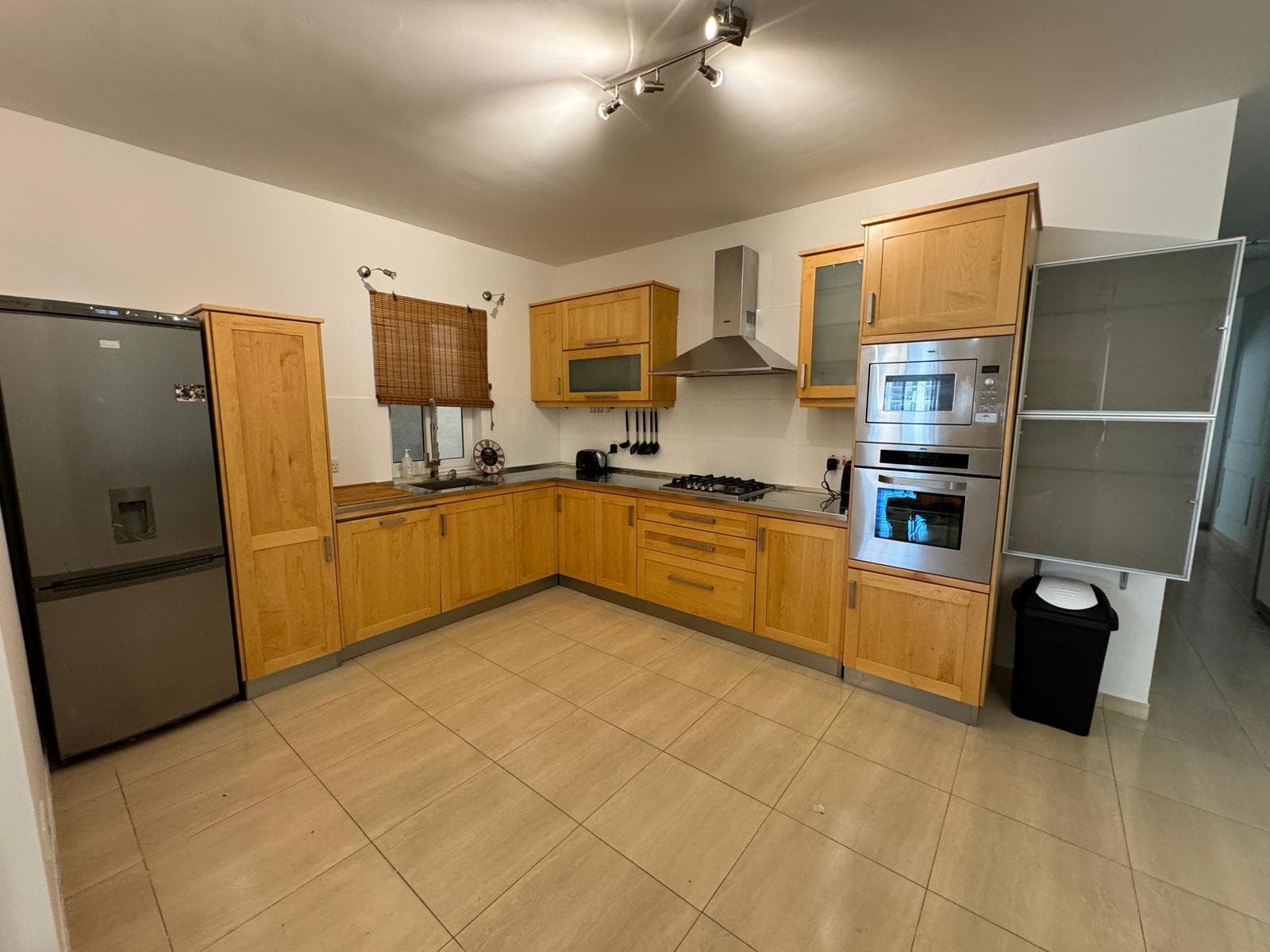 Three Bedroom Modern Apartment in Mosta - thumbnail 3