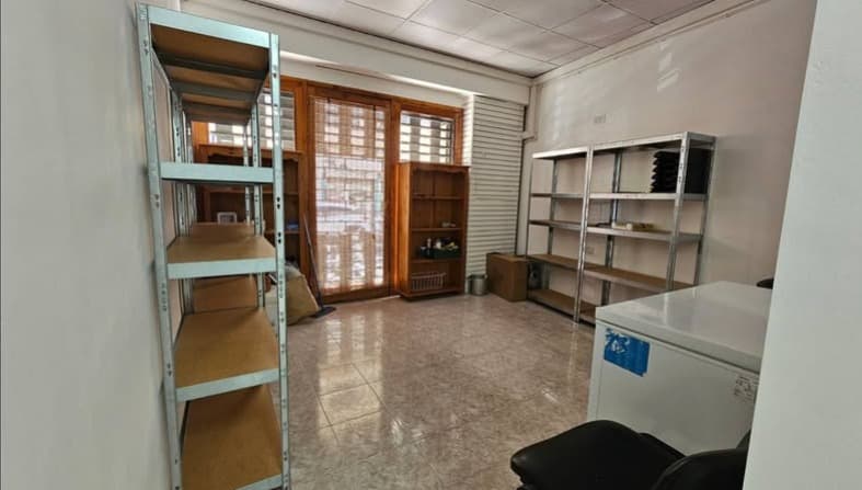 Shop in San Gwann - Photo 1 of 9