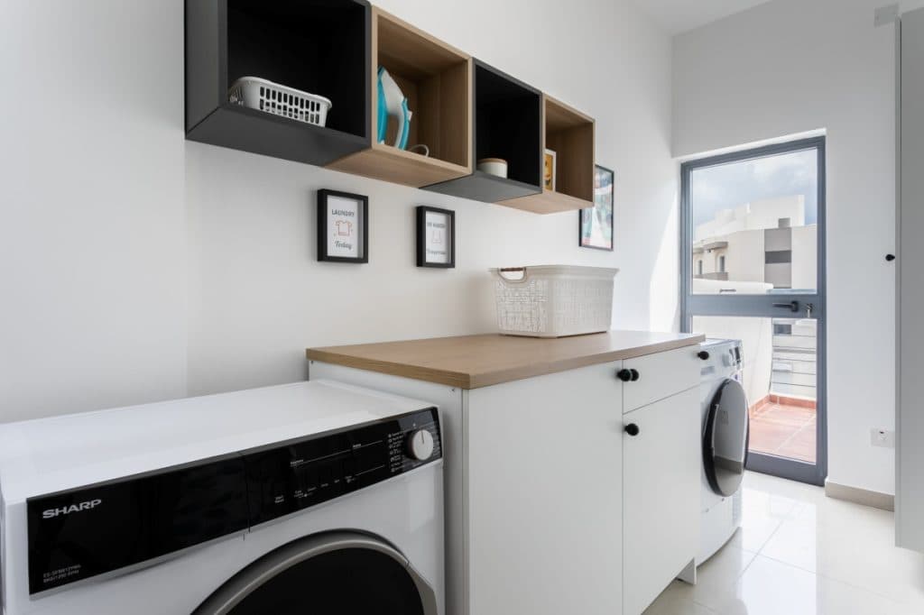 Three Bedroom Duplex Penthouse with Terraces in Mosta - thumbnail 17
