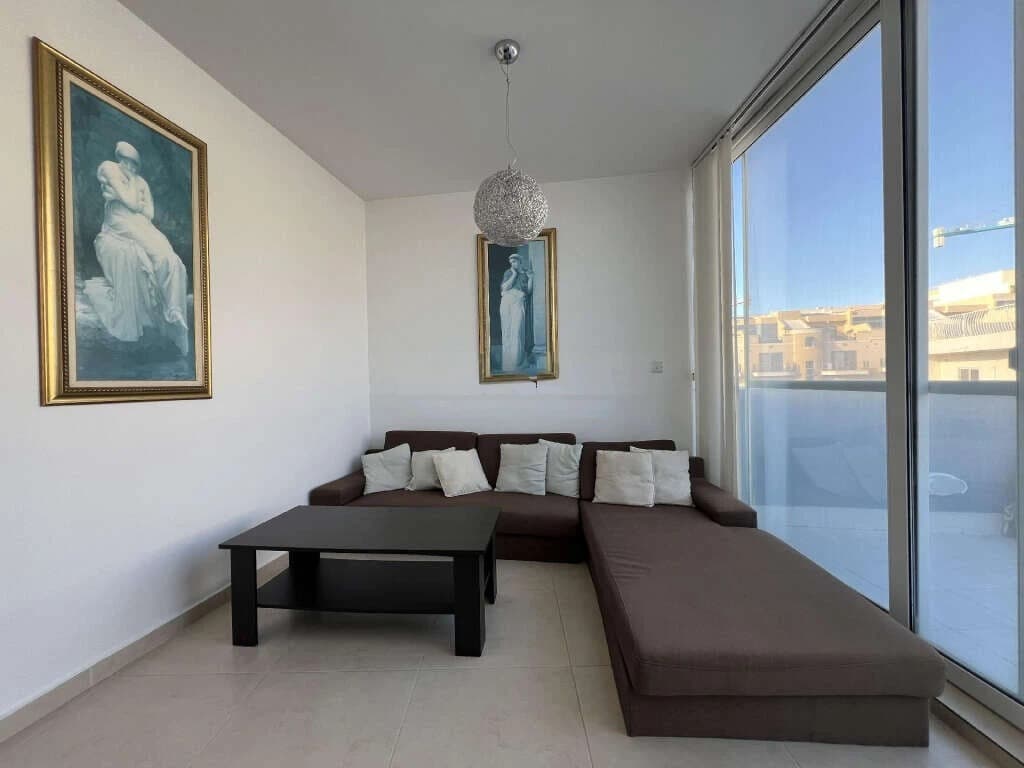 Penthouse in Marsaskala - Photo 1 of 11