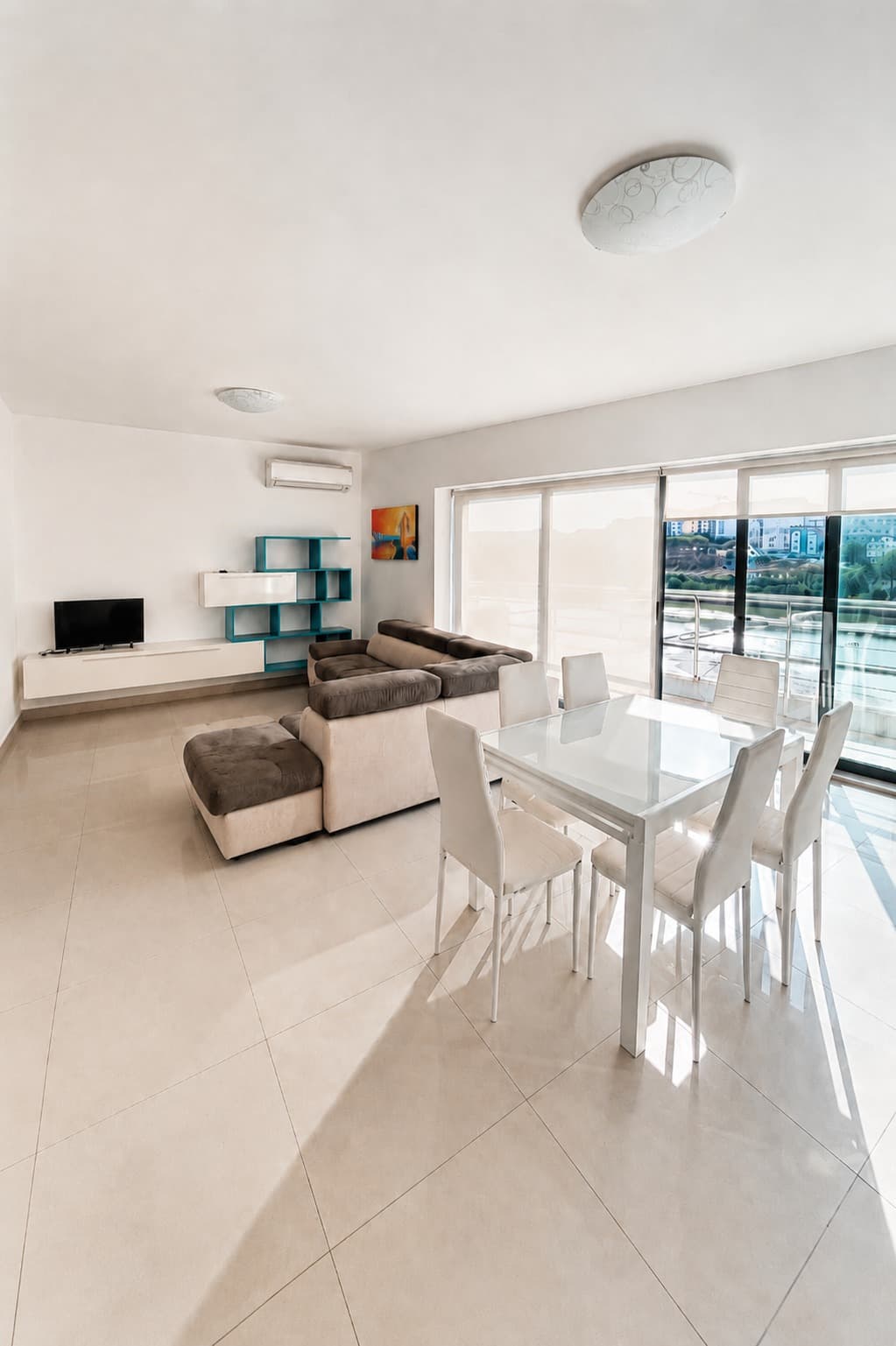 Block of three apartments on the seafront in Salina - thumbnail 3