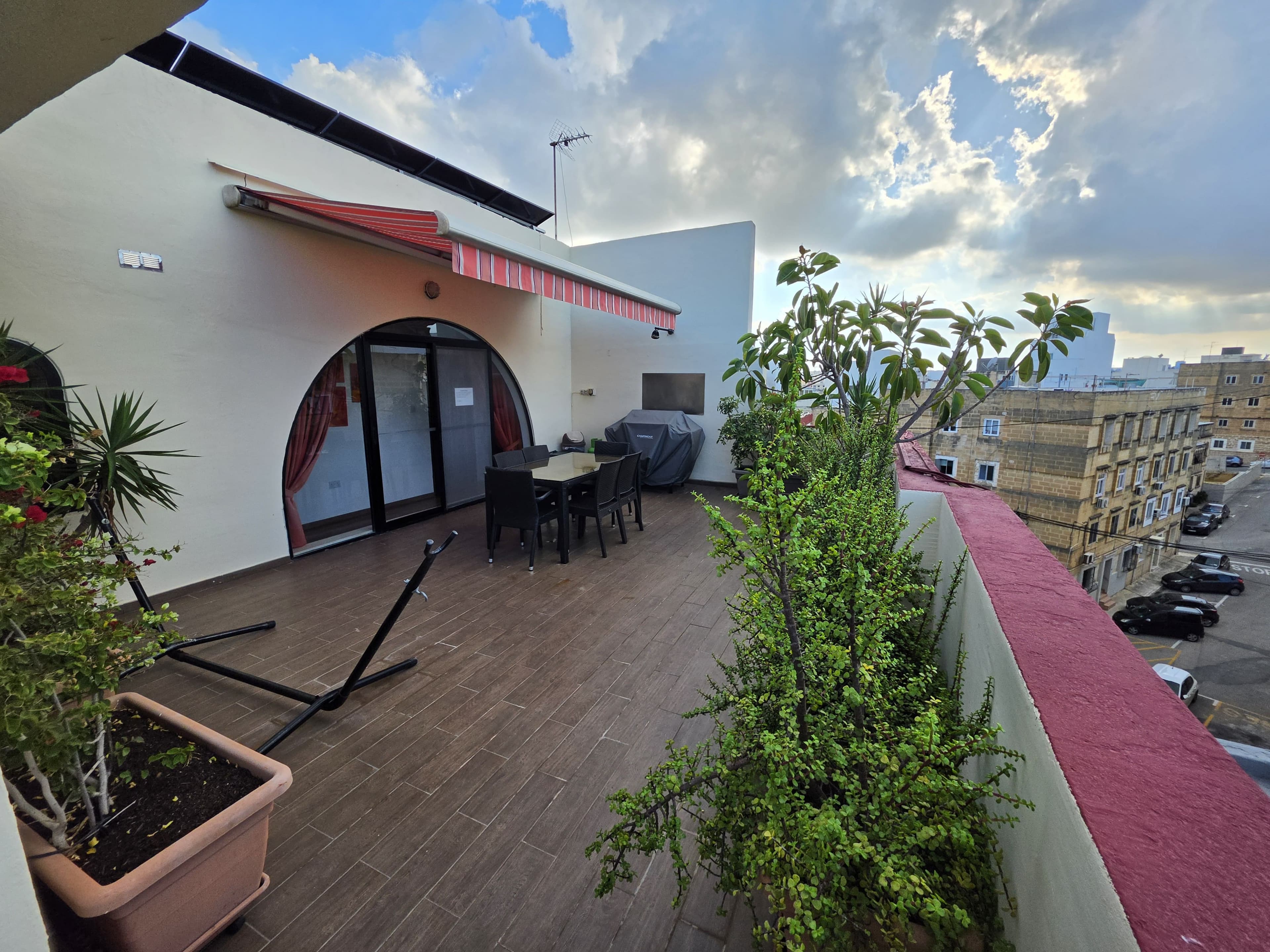 Two Bedroom Luxury Penthouse with Private Terraces in Ta' Xbiex - thumbnail 2
