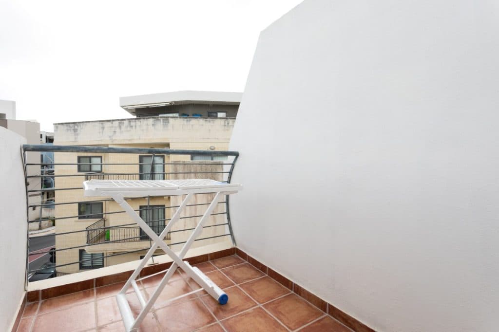 Three Bedroom Duplex Penthouse with Terraces in Mosta - thumbnail 16