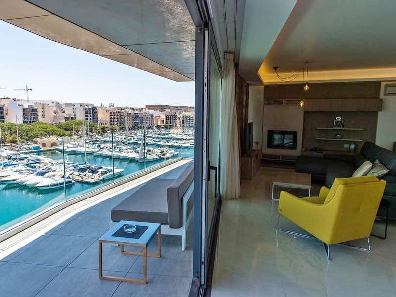Seafront Apartment in Ta Xbiex  - Image 1