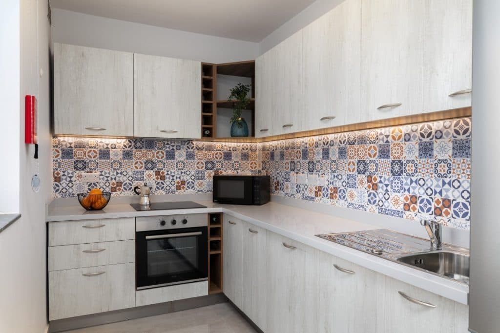 One Bedroom Penthouse with a Large Front Terrace in Hamrun - thumbnail 9