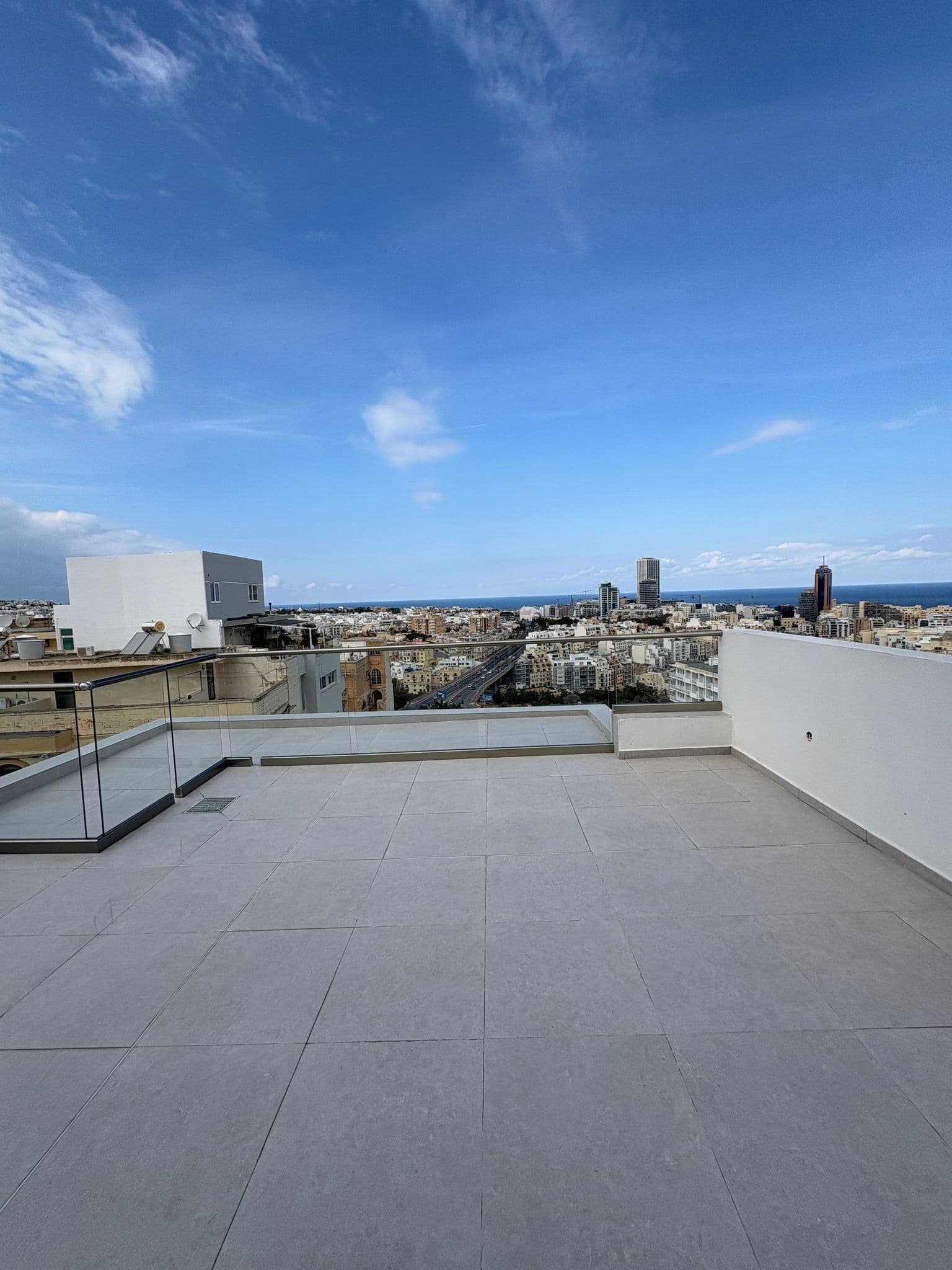 Penthouse in St. Julians - Photo 1 of 24