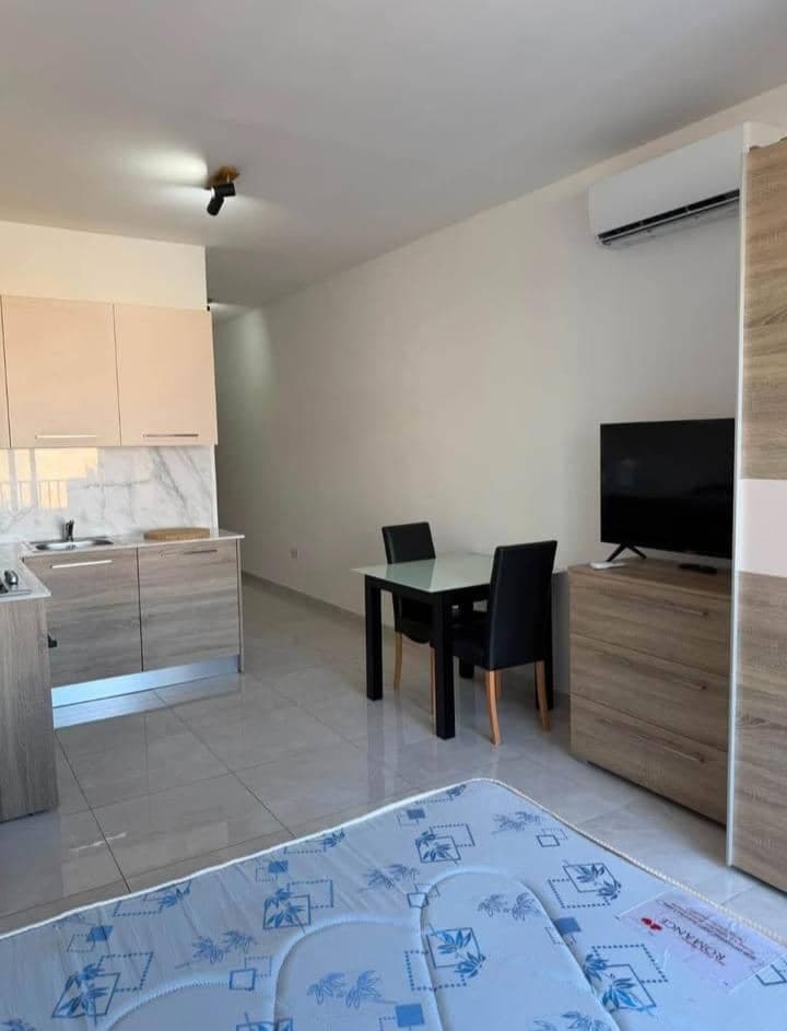Studio Penthouse in Birkirkara  - thumbnail 3