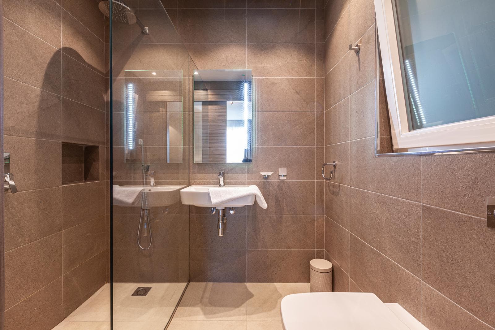 Two Bedroom Modern Apartment in Mgarr - thumbnail 15