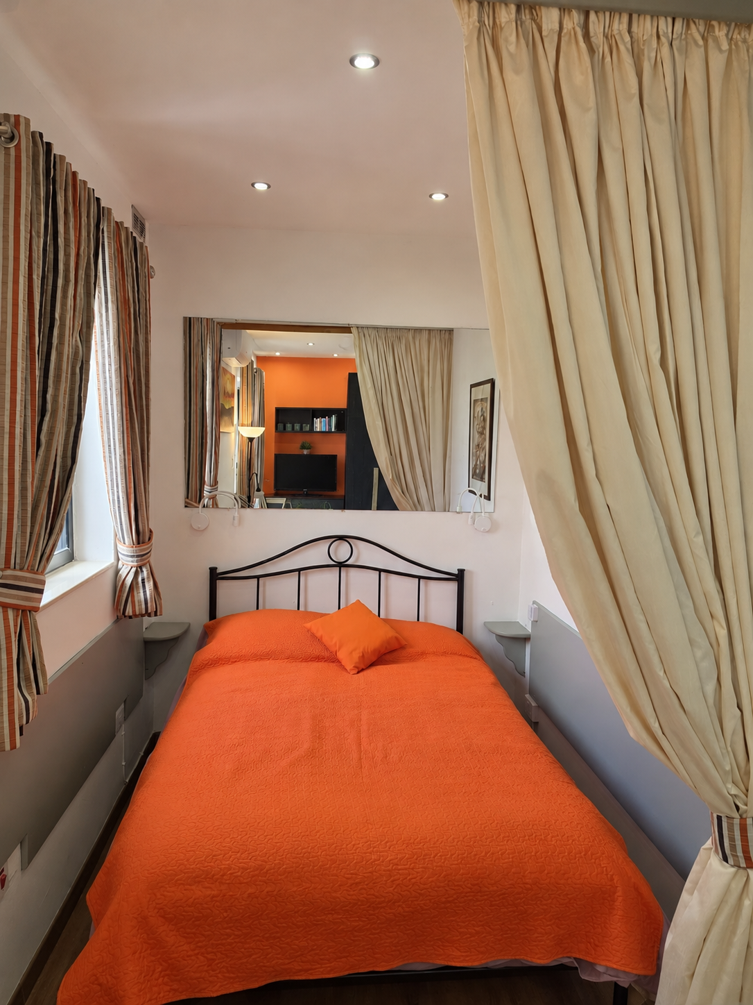 Two Bedroom Luxury Penthouse with Private Terraces in Ta' Xbiex - thumbnail 11