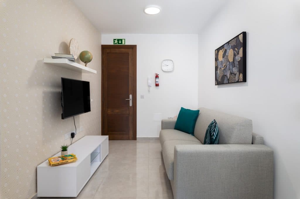 One Bedroom Penthouse with a Large Front Terrace in Hamrun - thumbnail 2