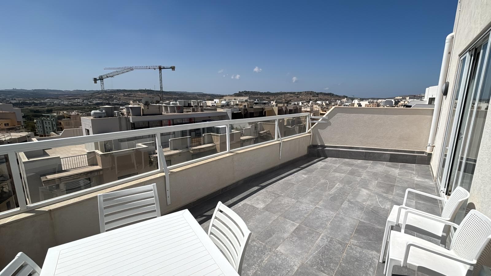 Two Bedroom Penthouse with Terrace in Qawra - thumbnail 2