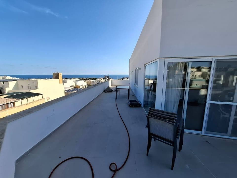 Penthouse in Swieqi - Photo 1 of 11