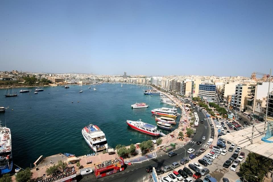 Duplex penthouse in Sliema - Photo 1 of 14