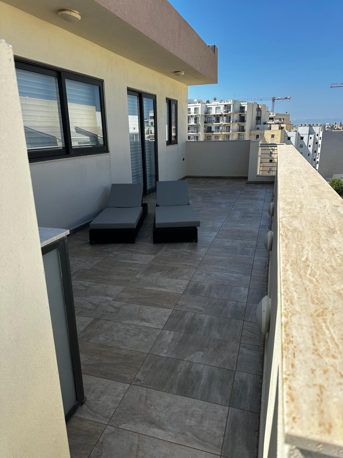 Seafront Apartment in Sliema - thumbnail 5