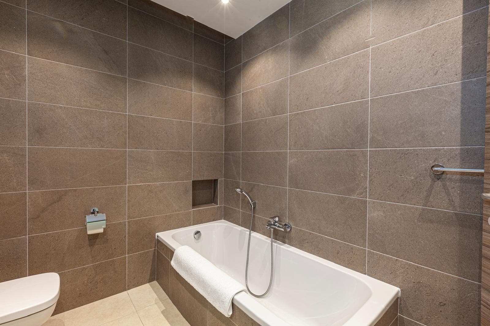 Two Bedroom Modern Apartment in Mgarr - thumbnail 13