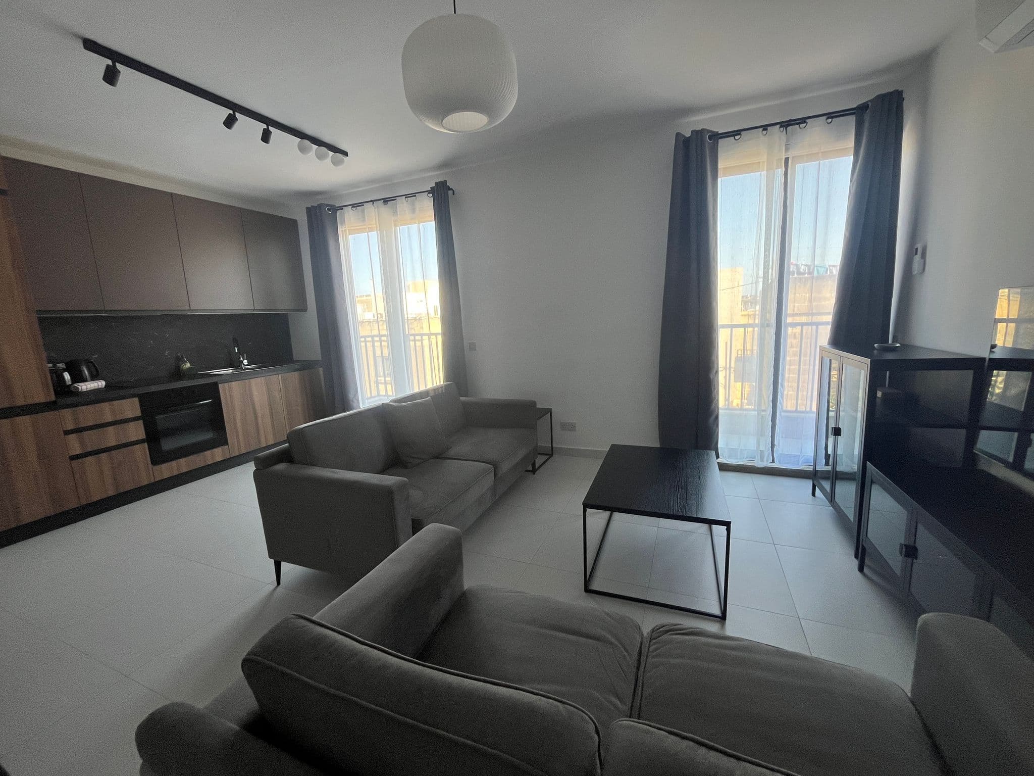Two Bedroom Corner Penthouse with  Large Terrace in Marsa - thumbnail 3