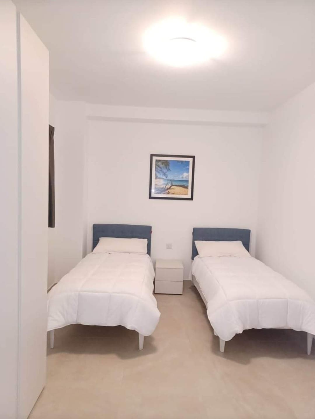Three Bedroom Seafront Apartment with Large Terrace in Pieta - thumbnail 9