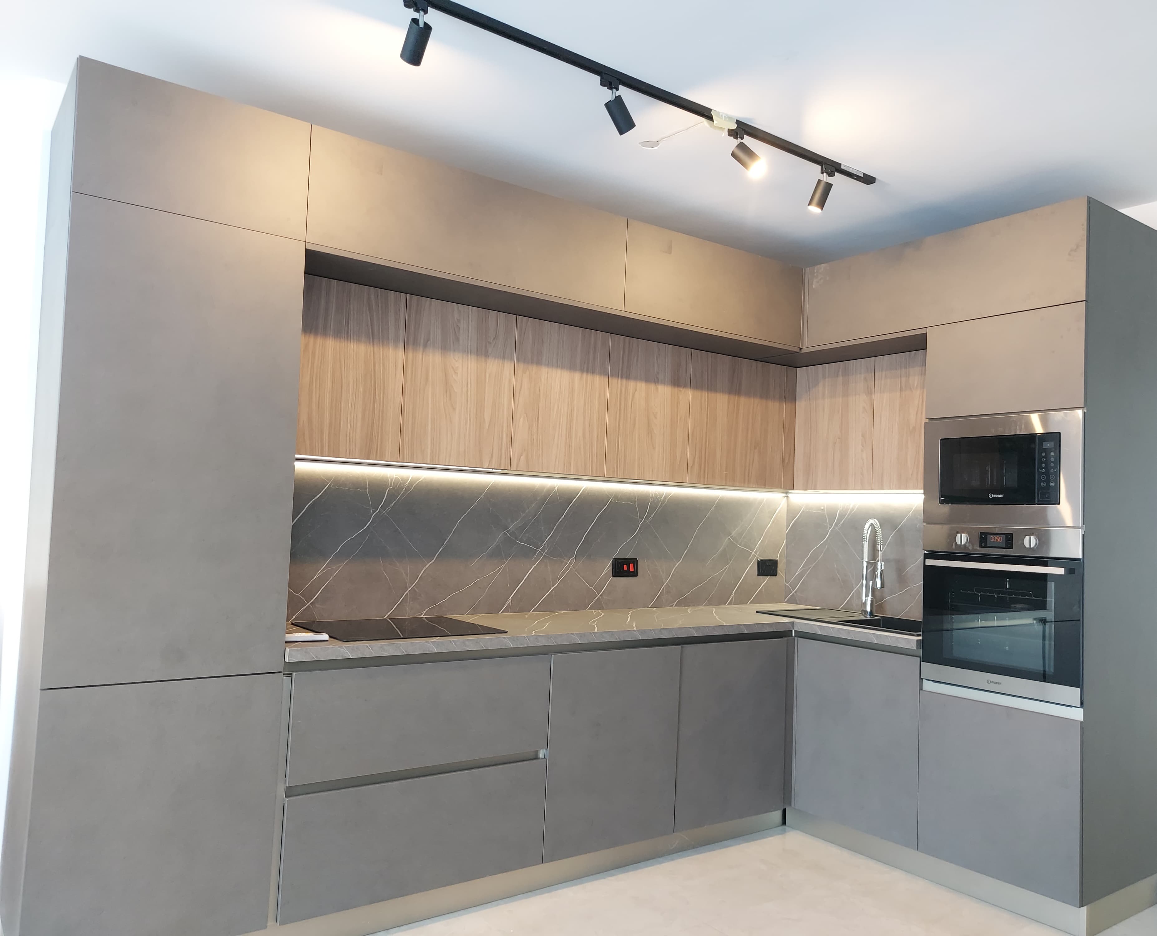 Two Bedroom Penthouse with Large Terrace in Gzira - thumbnail 4