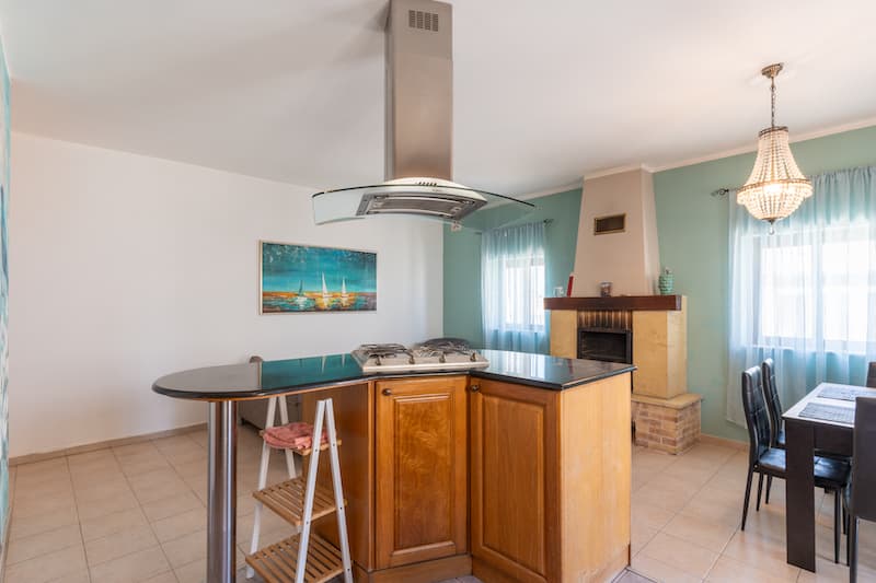 Three Bedroom Apartment with a Private Roof Terrace in Sliema - thumbnail 6