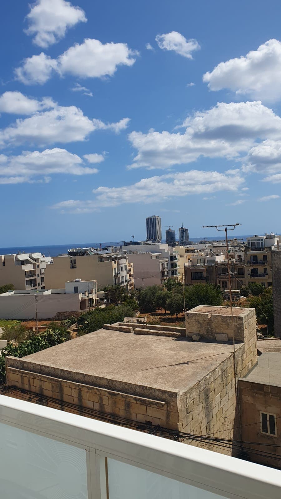 Apartment in Swieqi - Image 1