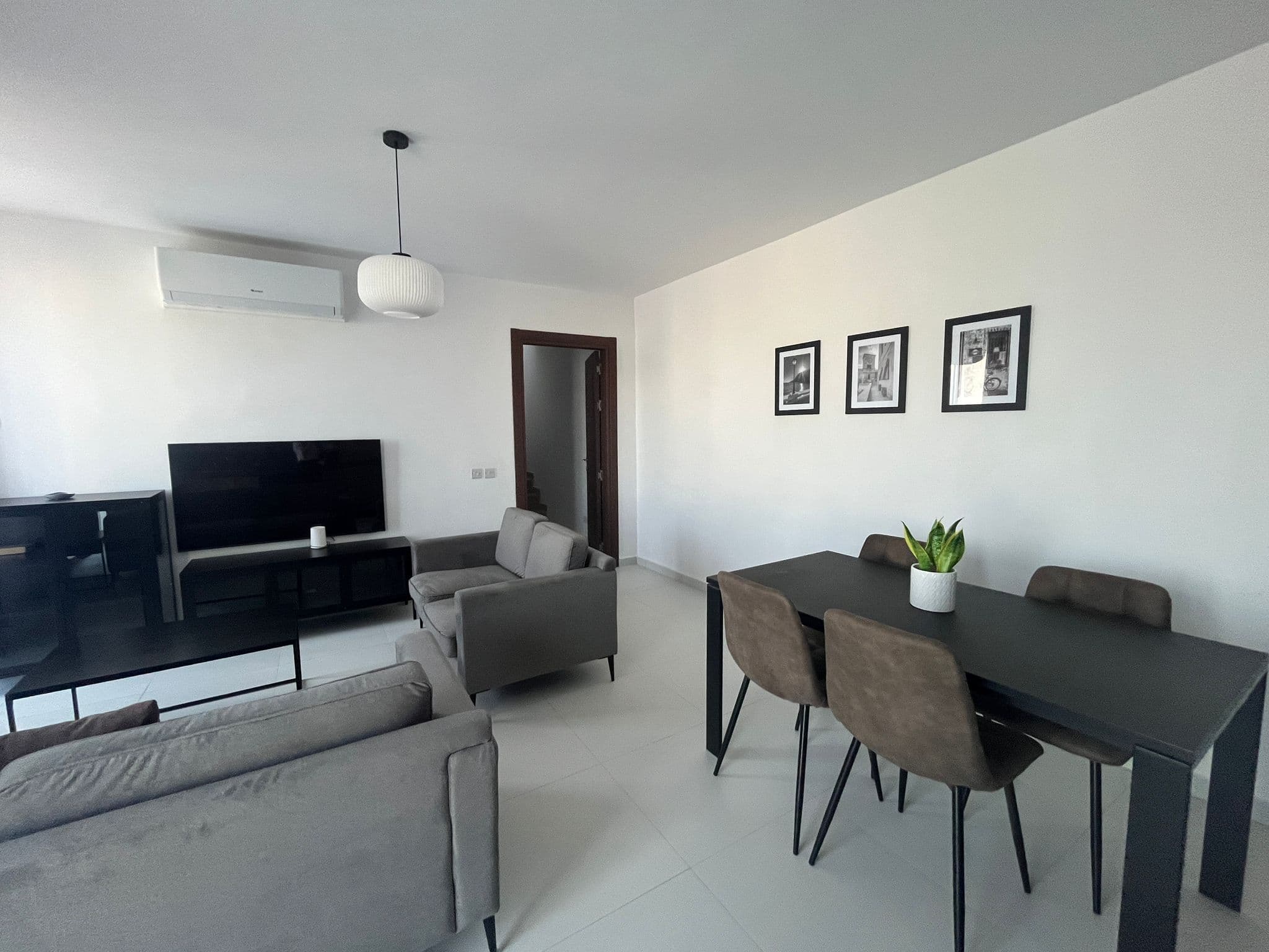 Two Bedroom Corner Penthouse with  Large Terrace in Marsa - thumbnail 4