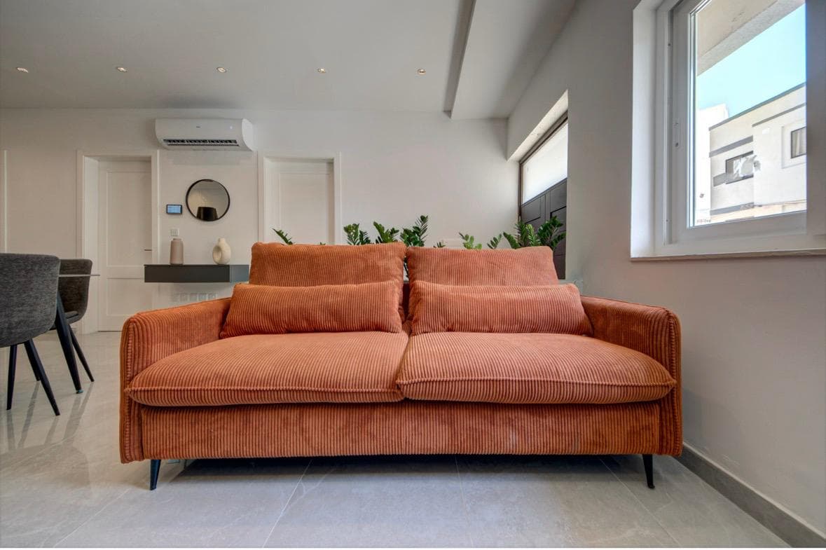 Two Bedroom Maisonette with a Walk-in Wardrobe in Birkirkara  - thumbnail 2