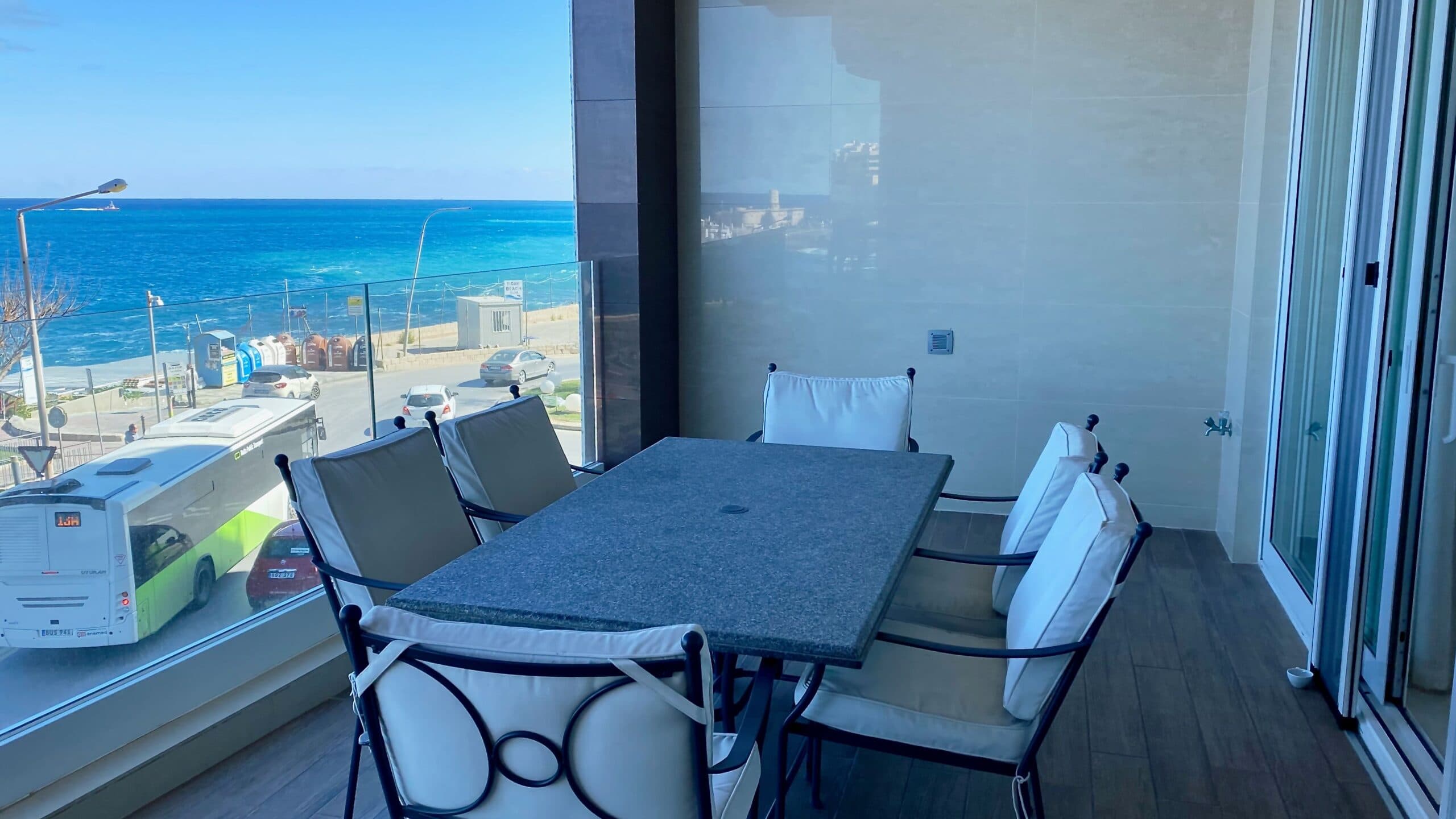 Apartment on the Sliema Seafront - Image 1