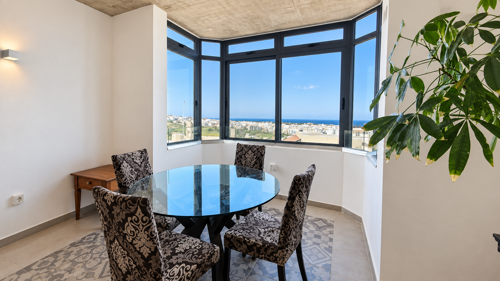 Two Bedroom Apartment with Sea Views in San Gwann - thumbnail 9
