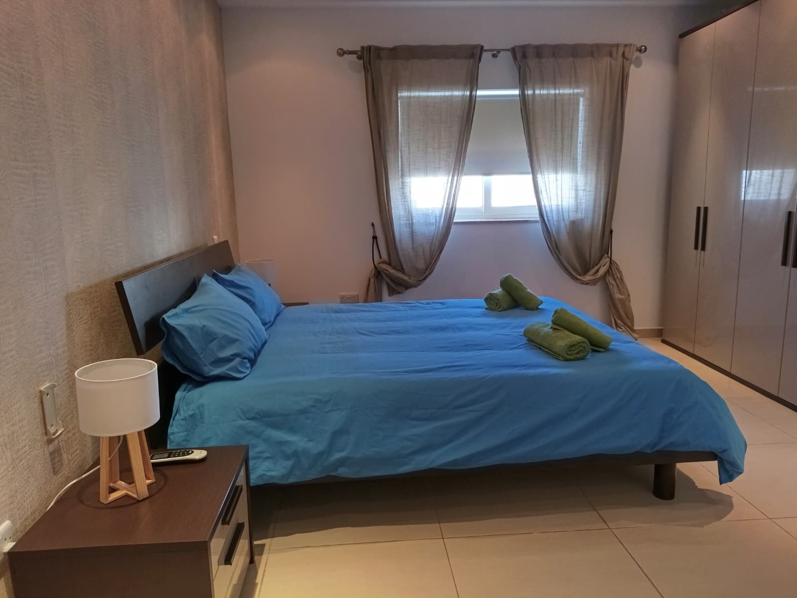 Three Bedroom Seafront Apartment with Private Balconies in St. Paul's Bay - thumbnail 13